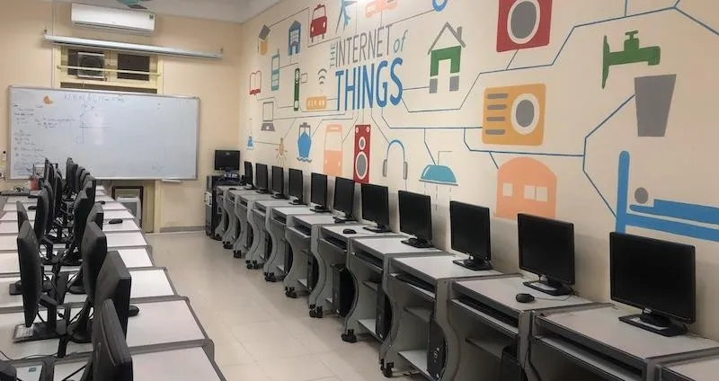 triển khai phòng tin học, cung cấp thiết bị cho khu công nghiệp