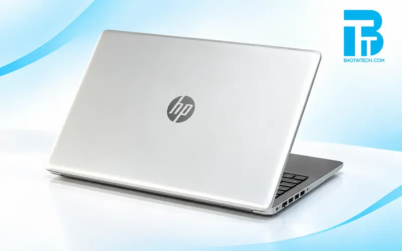 Laptop HP mặt lưng màu bạc thanh lịch cho văn phòng