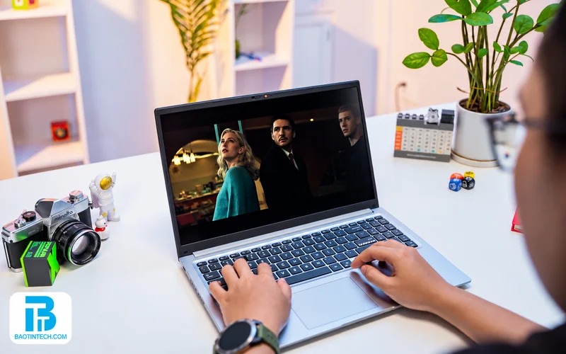 Laptop ASUS Vivobook màn hình sắc nét giải trí xem phim