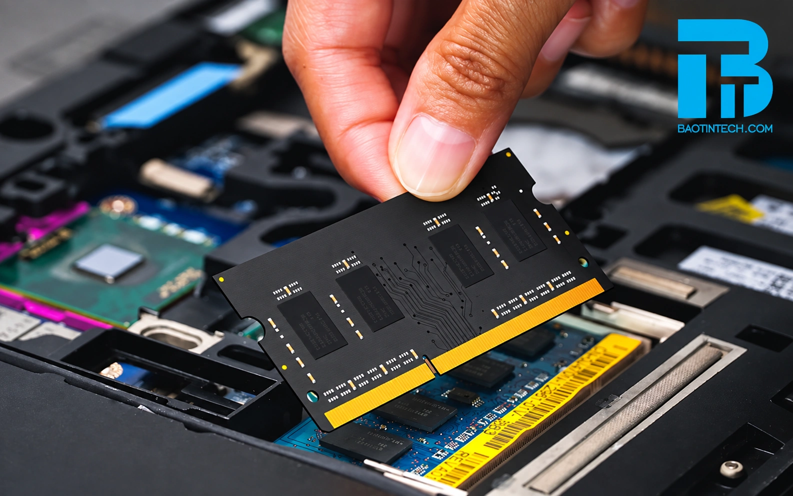 Thanh RAM dùng để nâng cấp bộ nhớ laptop